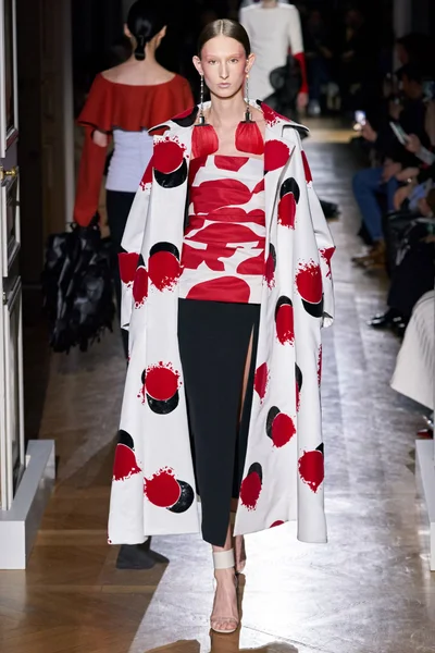 Look 19